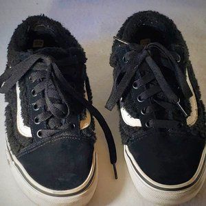 VANS BLACK Shearling Lined Suede "Old Skoo…